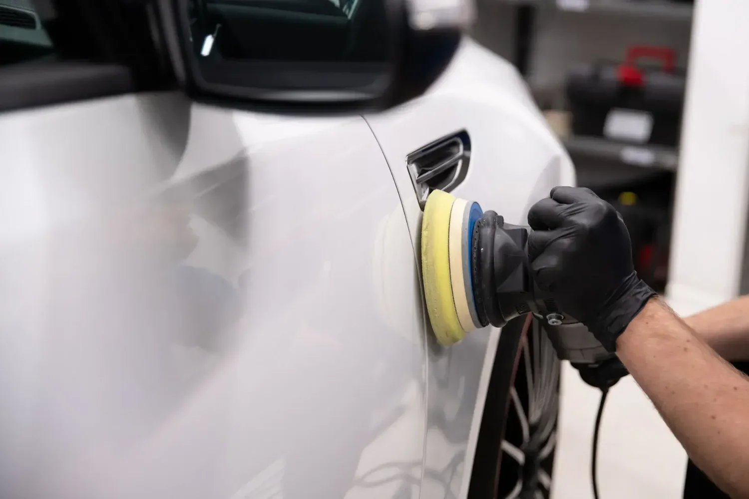Levabolli e riparazione graffi presso Autocarrozzeria F.Z.